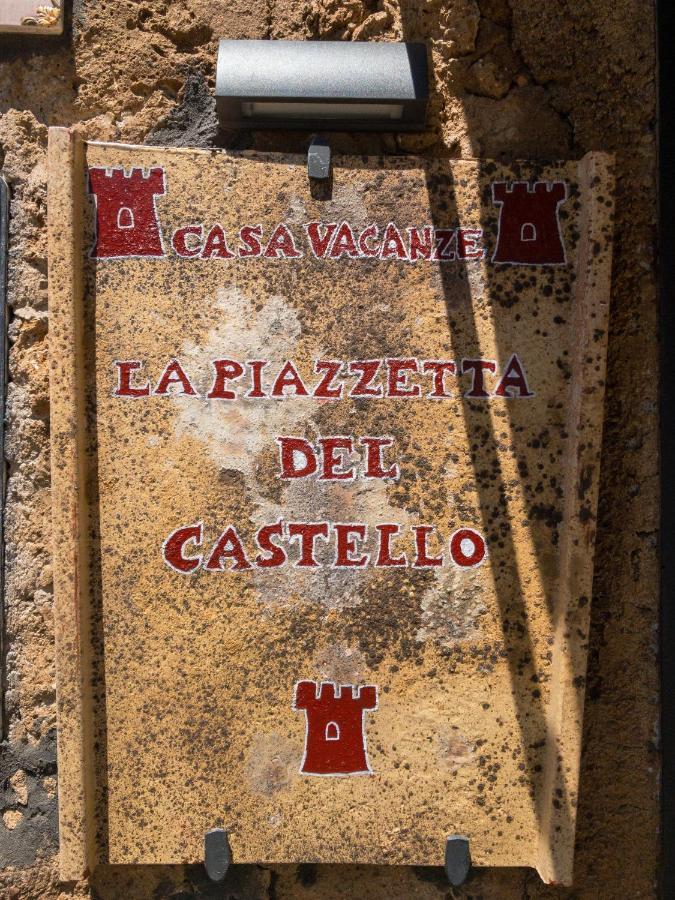 Casa Vacanze La Piazzetta Del Castello Montecalvello Buitenkant foto